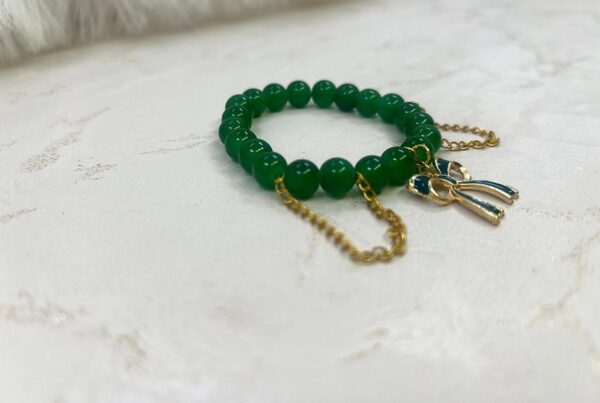 Emerald Green Bow Bead Bracelet | M.zylo - Image 3
