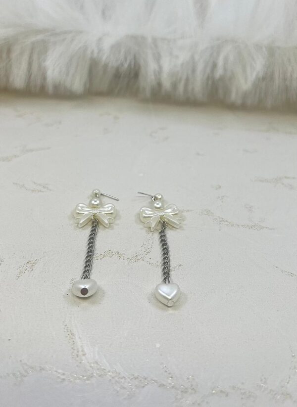 Pearl Bow & Heart Drop Earrings | M.zylo - Image 3